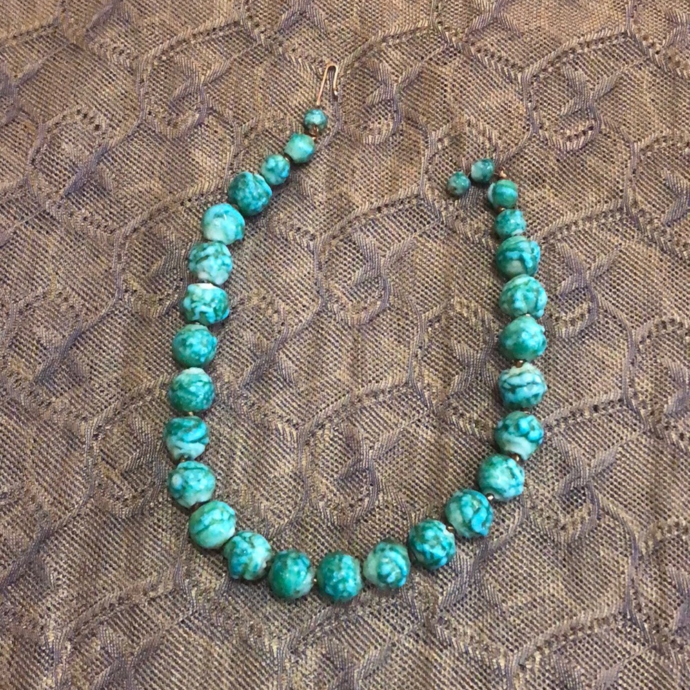Gorgeous green choker!
